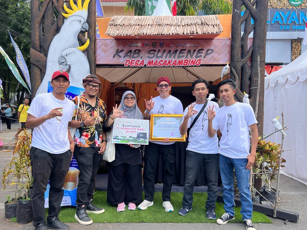 Tim KKI berfoto bersama dalam Pameran Dewi Cemara Provinsi Jawa Timur 2023.