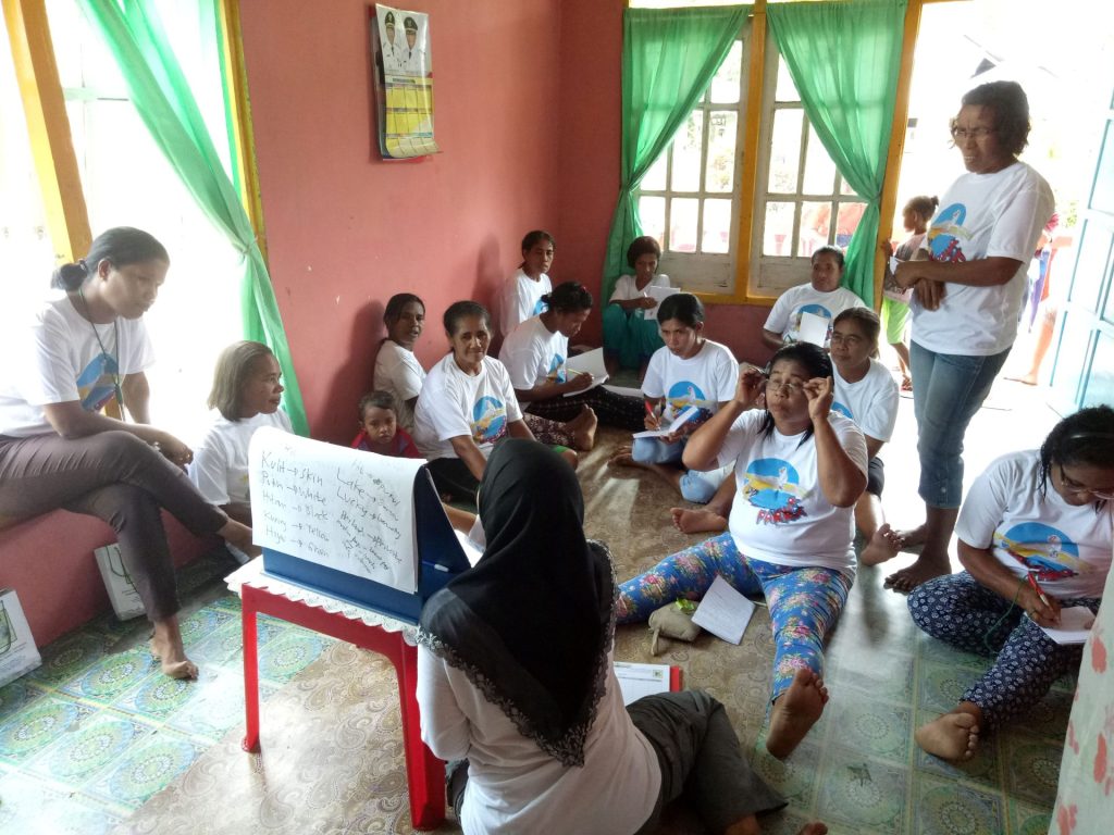 Pendampingan dan pembelajaran bahasa Inggris untuk ibu-ibu di Desa Masihulan.